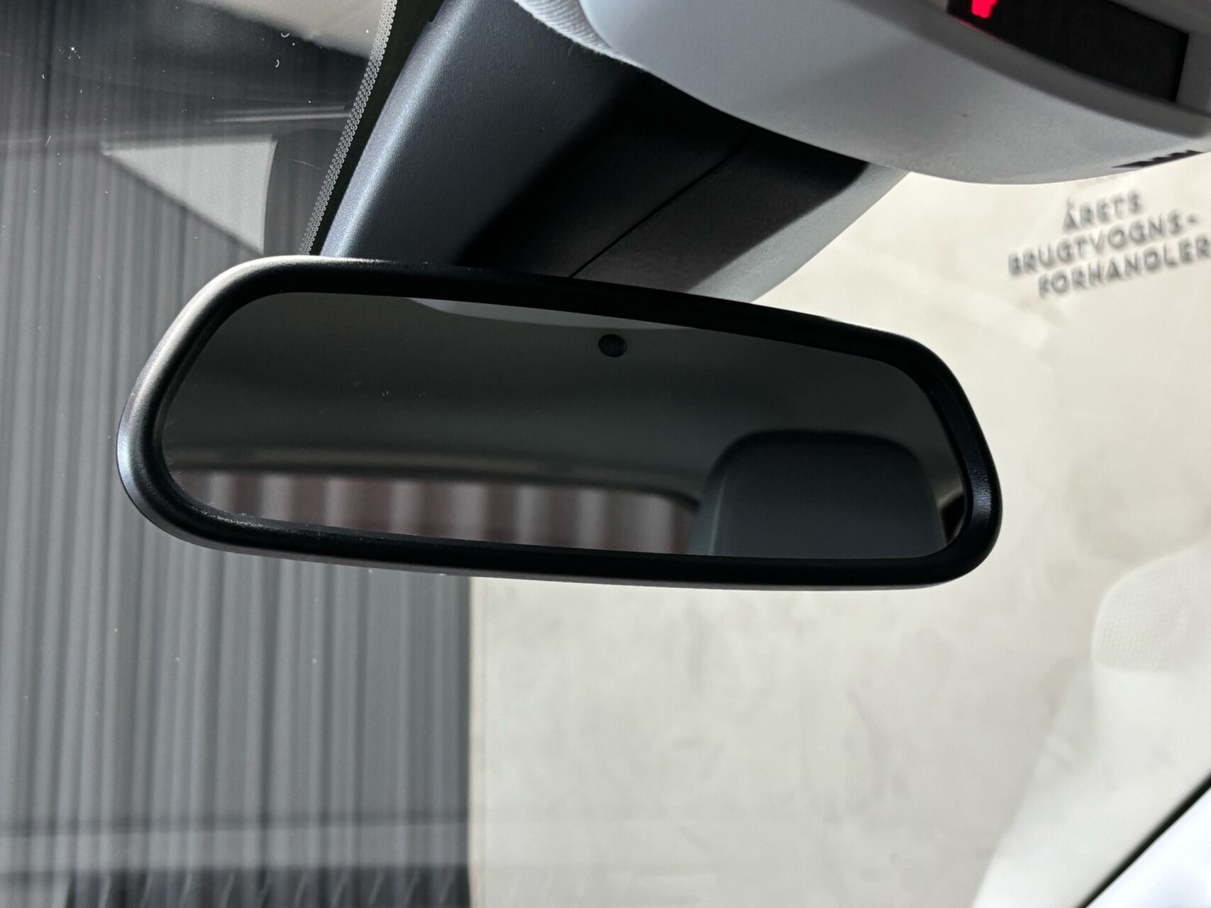 Sort Opel Mokka-e fra 2023