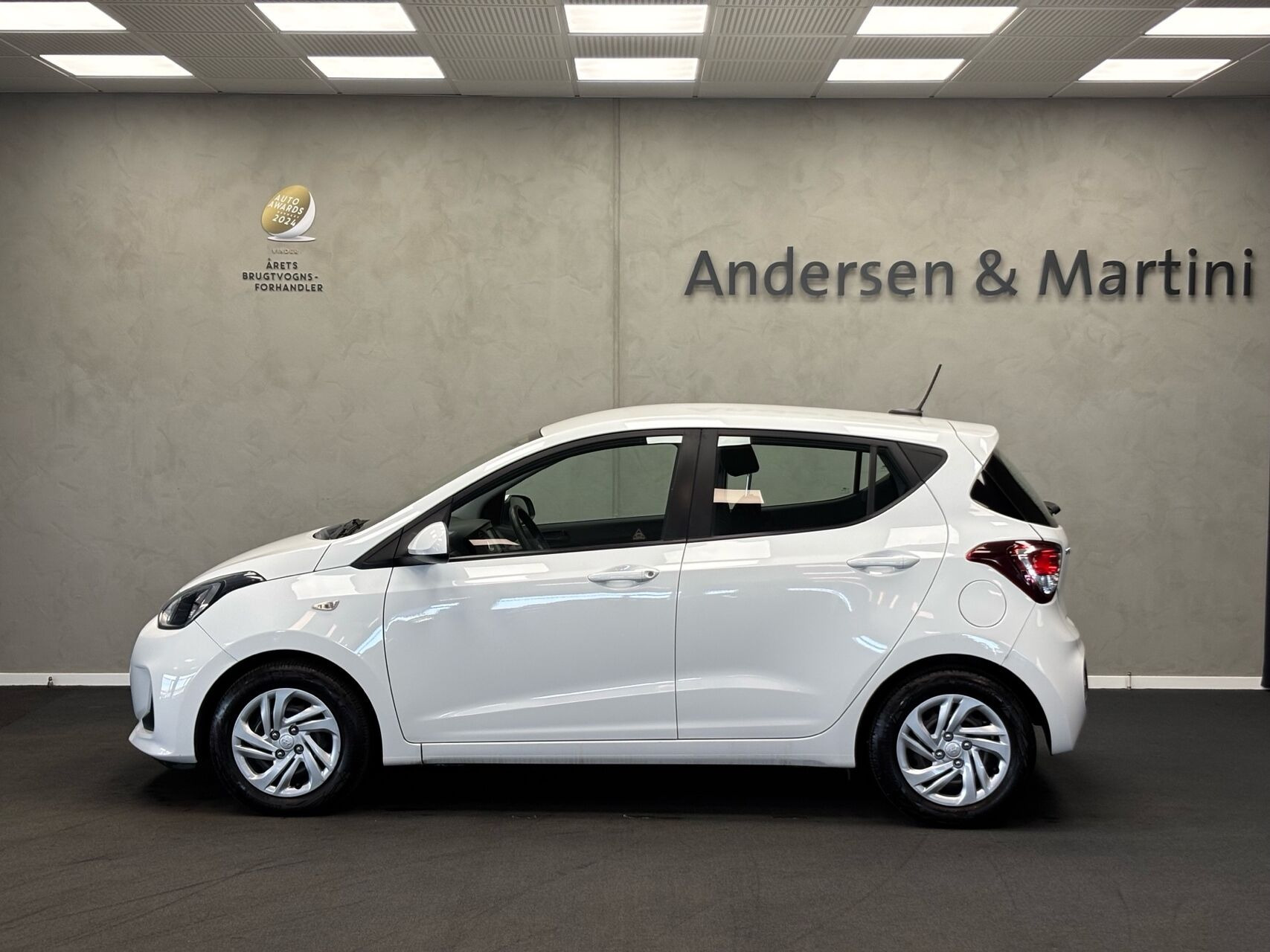 Hvid Hyundai i10 fra 2017