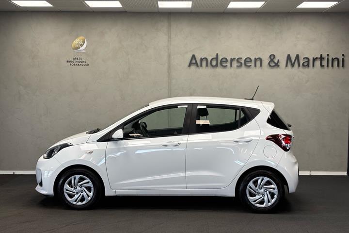 Hvid Hyundai i10 fra 2017