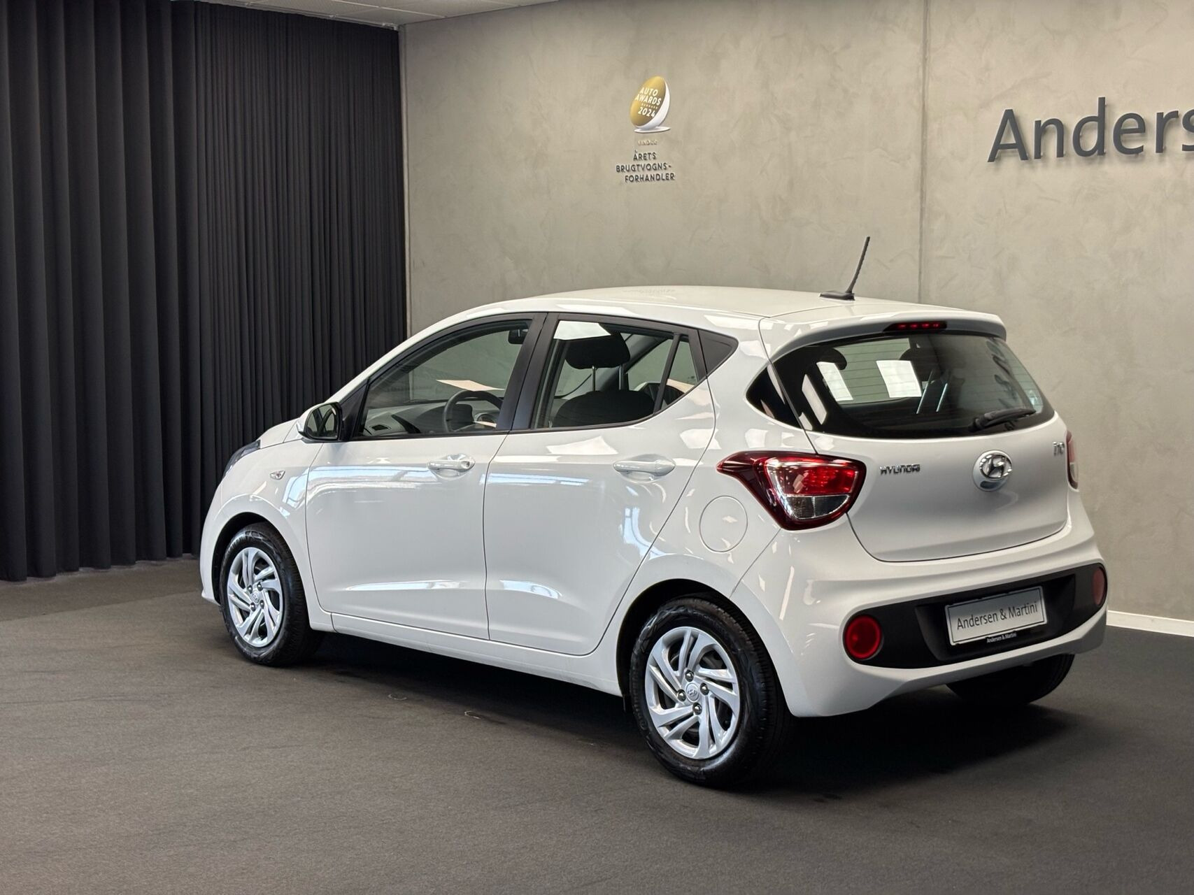 Hvid Hyundai i10 fra 2017