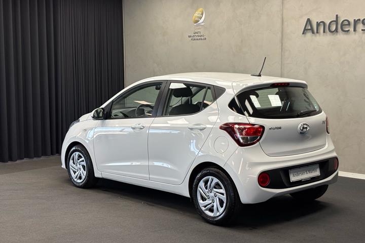 Hvid Hyundai i10 fra 2017