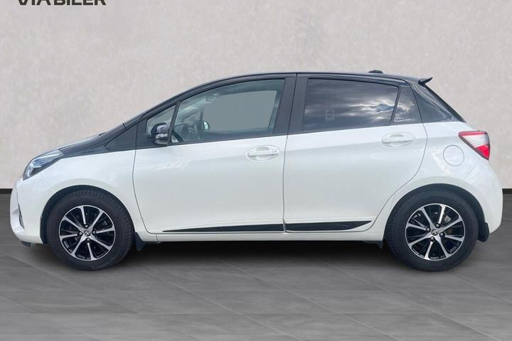 Sort Toyota Yaris fra 2018