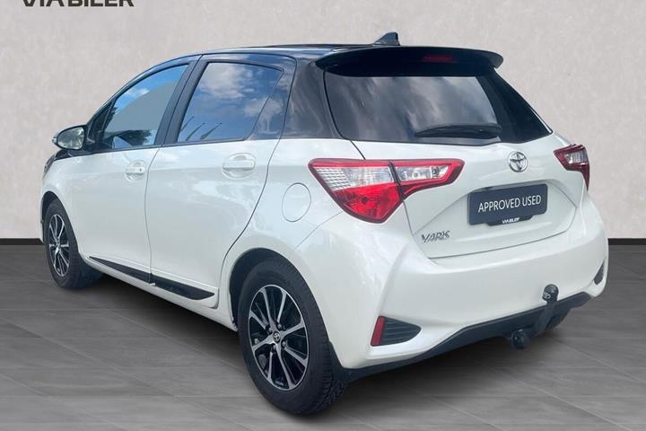 Sort Toyota Yaris fra 2018