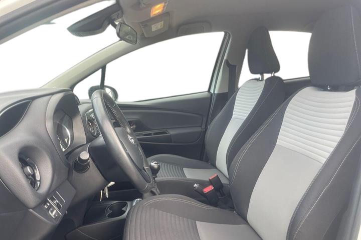 Sort Toyota Yaris fra 2018