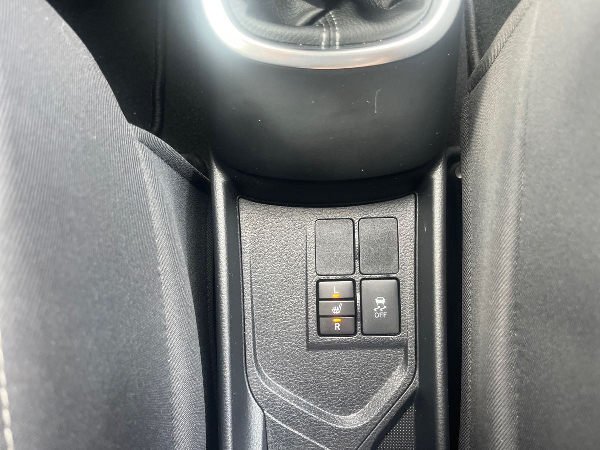 Sort Toyota Yaris fra 2018