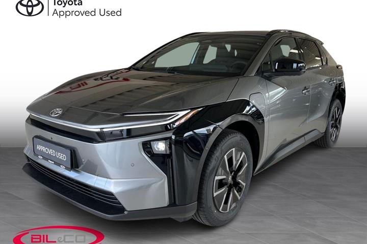 Grå Toyota BZ4X fra 2026 set udefra