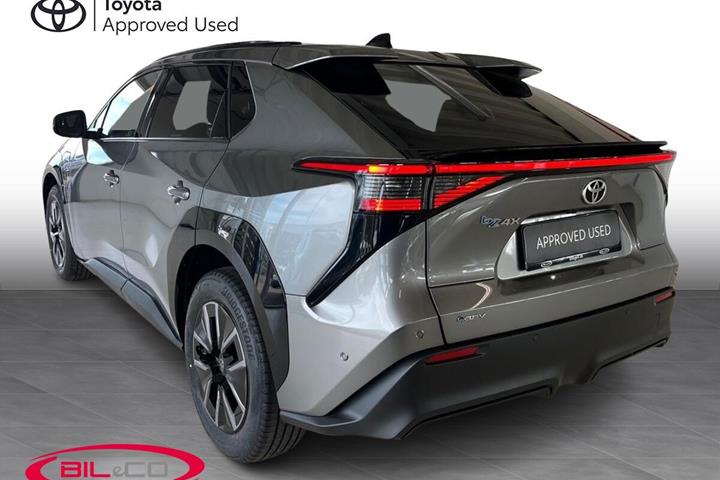 Grå Toyota BZ4X fra 2026
