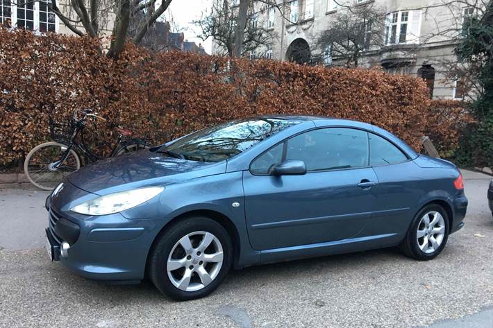 Grå Peugeot 307 CC fra 2009