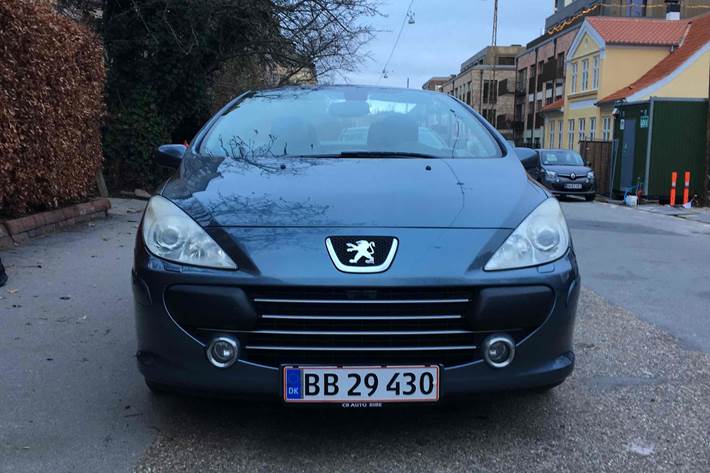 Grå Peugeot 307 CC fra 2009