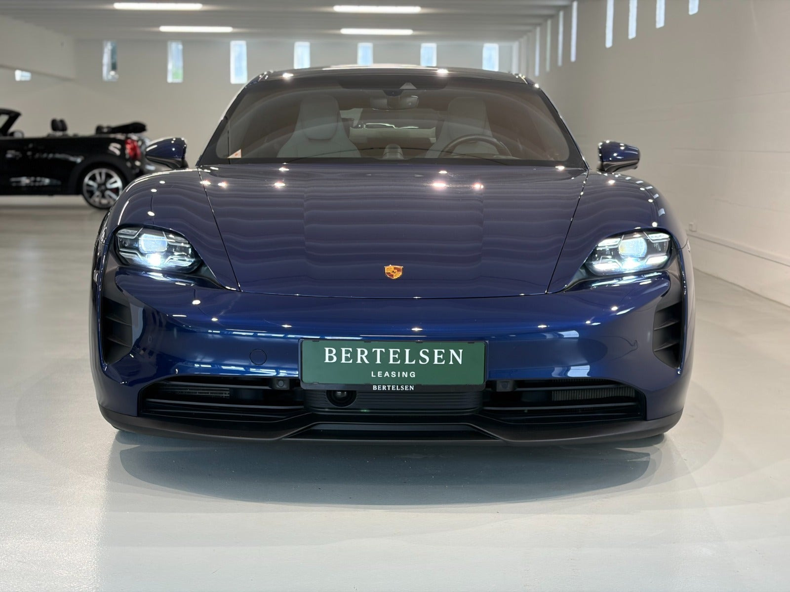 Blå Porsche Taycan GTS fra 2022