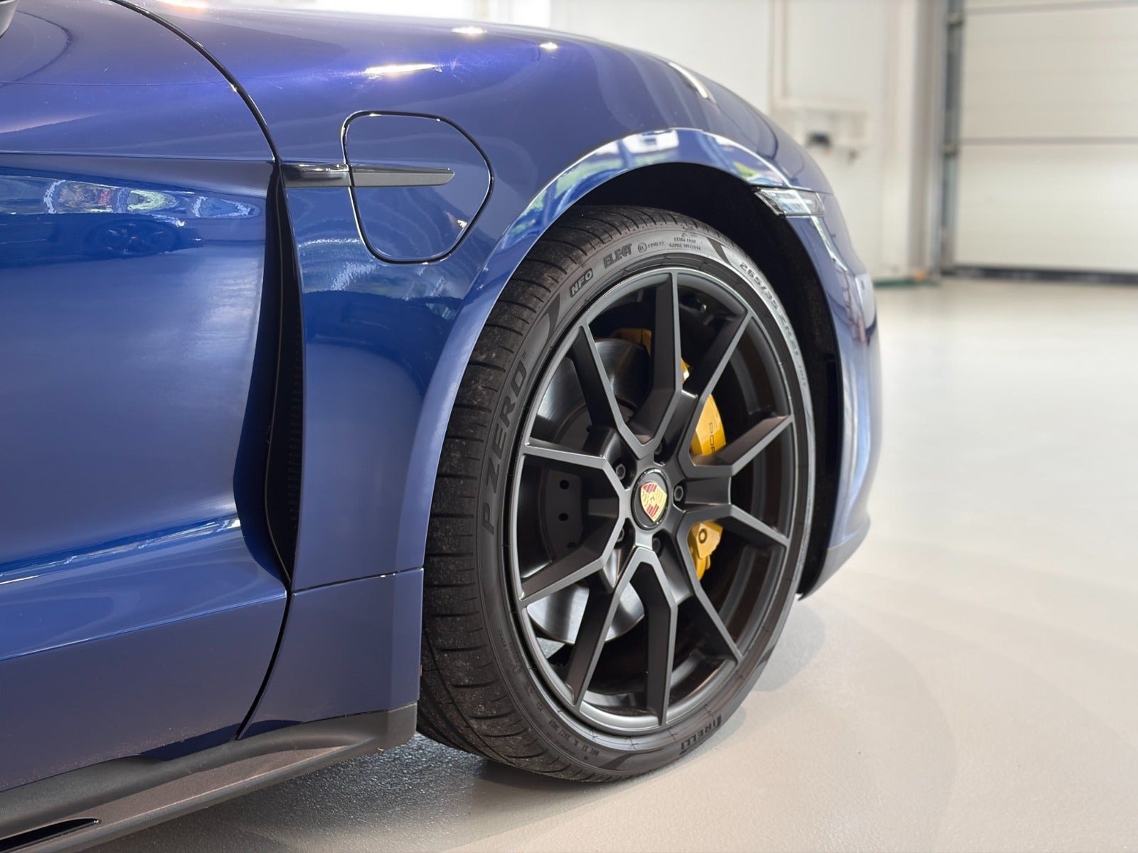 Blå Porsche Taycan GTS fra 2022