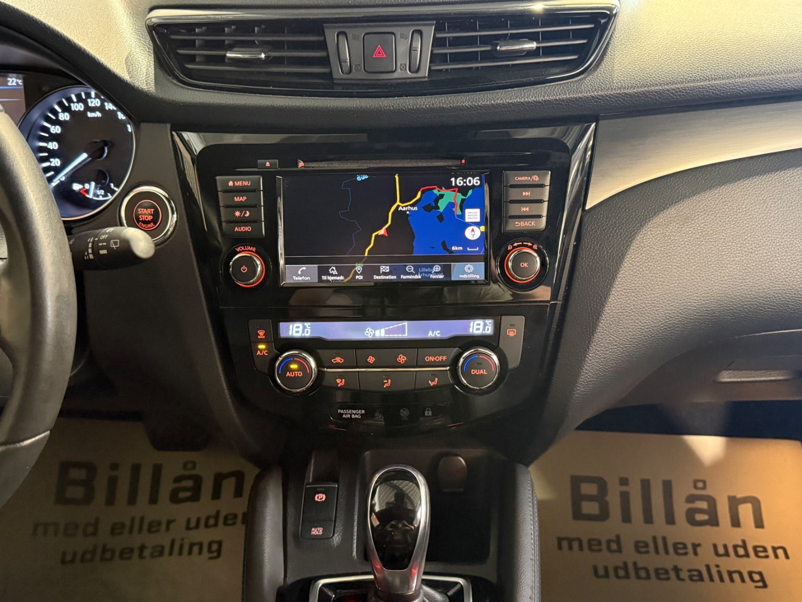 Grå Nissan Qashqai fra 2020