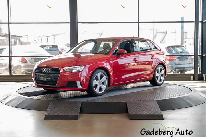 Rød Audi A3 fra 2017