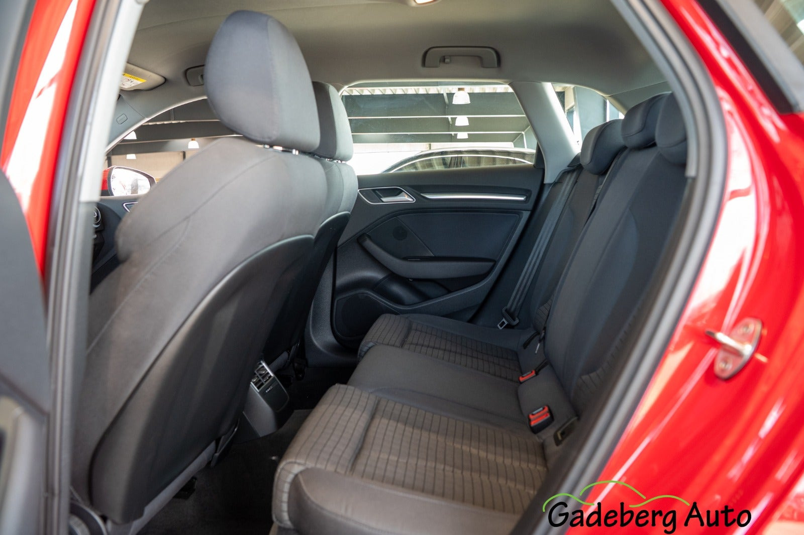 Rød Audi A3 fra 2017