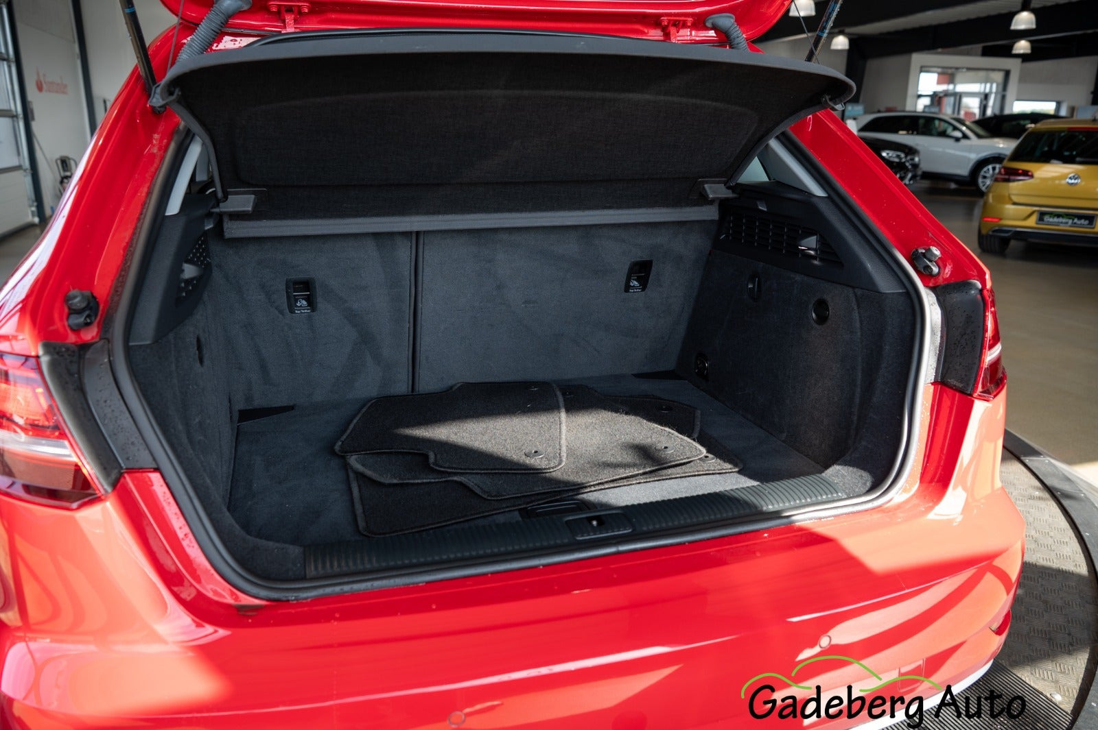 Rød Audi A3 fra 2017