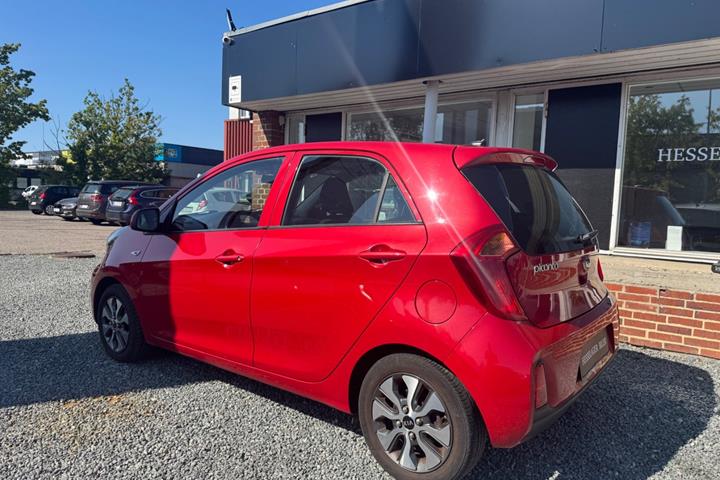 Rød Kia Picanto fra 2017