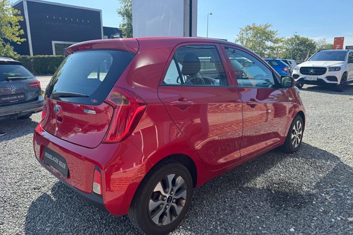 Rød Kia Picanto fra 2017