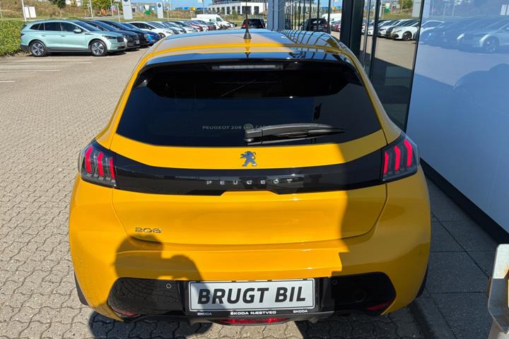 Gul Peugeot 208 fra 2020