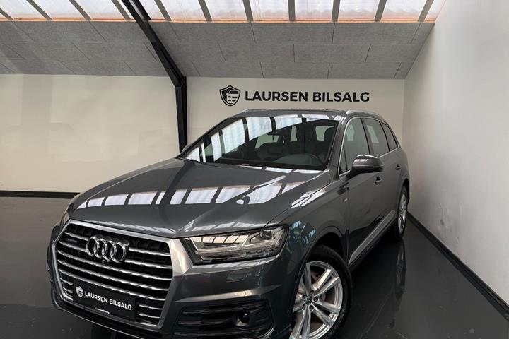 Grå Audi Q7 fra 2016