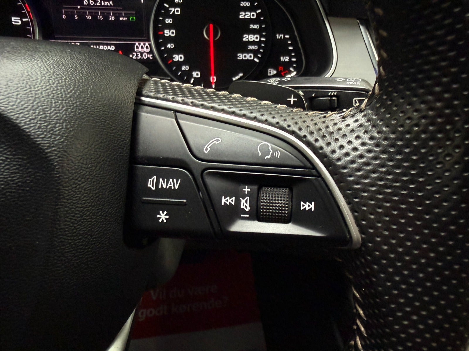 Grå Audi Q7 fra 2016