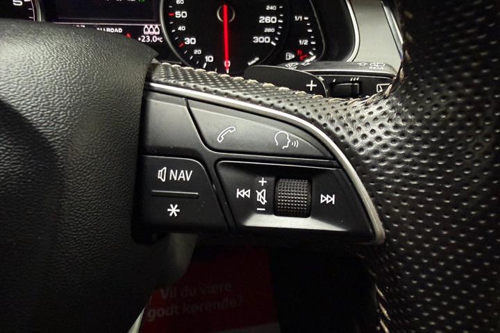 Grå Audi Q7 fra 2016