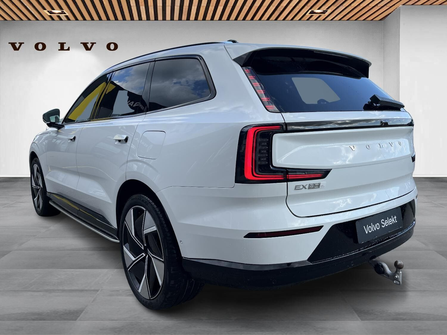 Hvid Volvo EX90 fra 2025