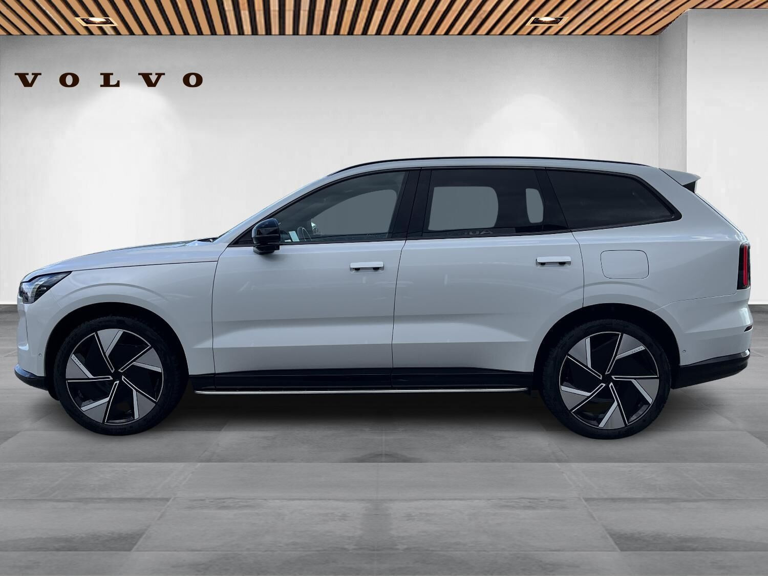 Hvid Volvo EX90 fra 2025