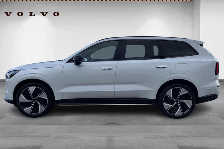 Hvid Volvo EX90 fra 2025