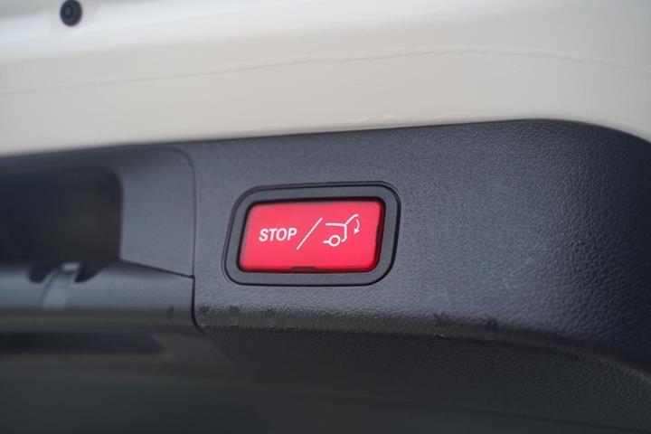 Hvid Mercedes EQB250+ fra 2024