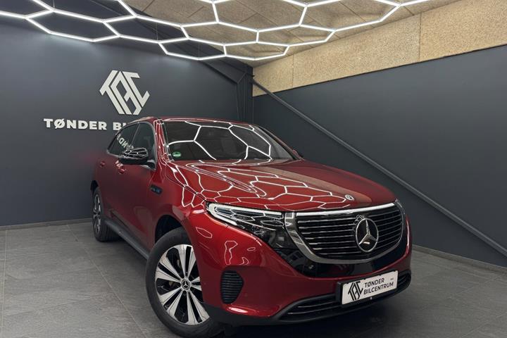 Rød Mercedes EQC400 fra 2022