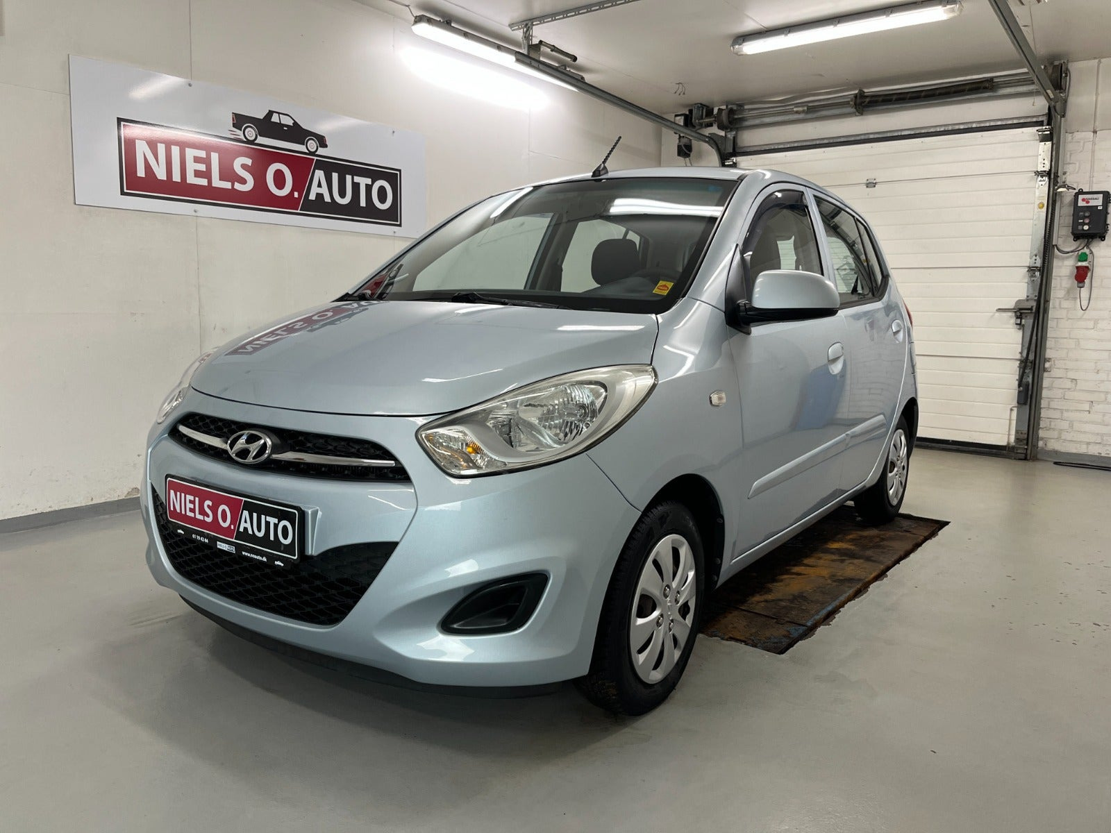 Blå Hyundai i10 fra 2013