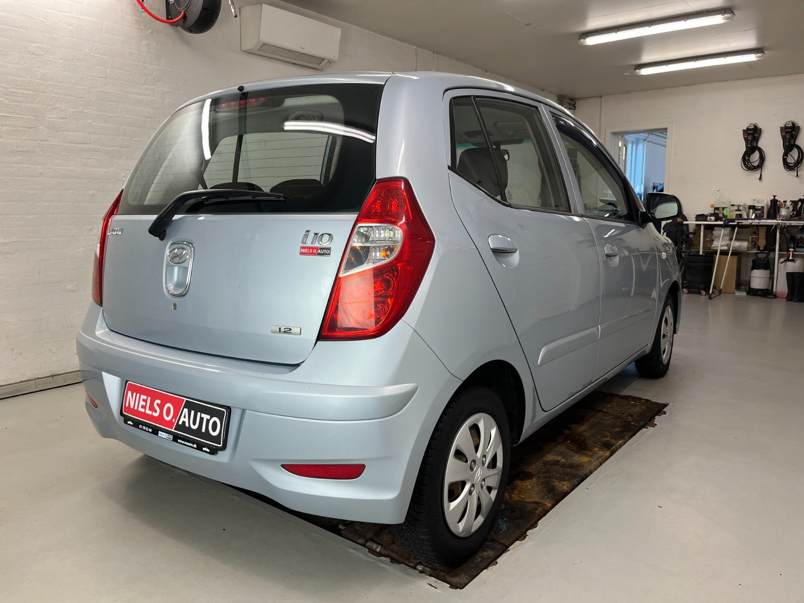 Blå Hyundai i10 fra 2013