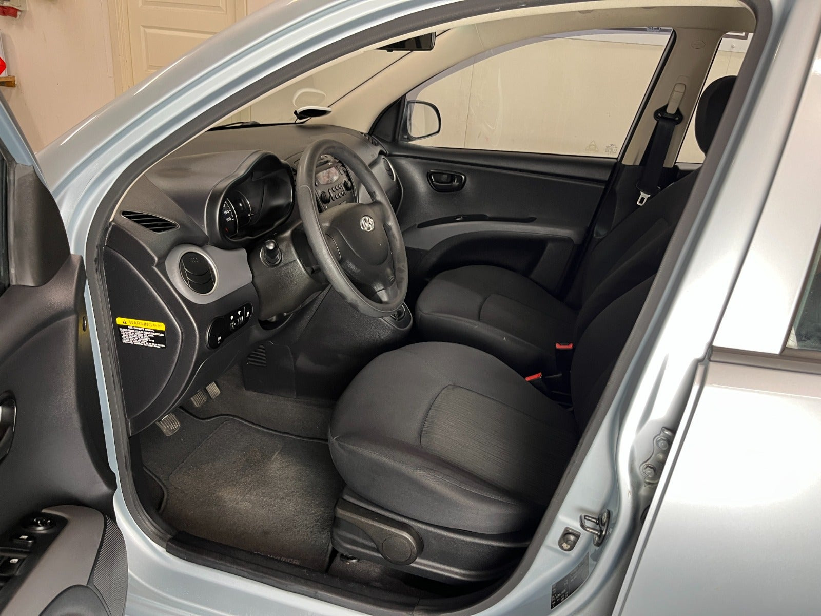 Blå Hyundai i10 fra 2013