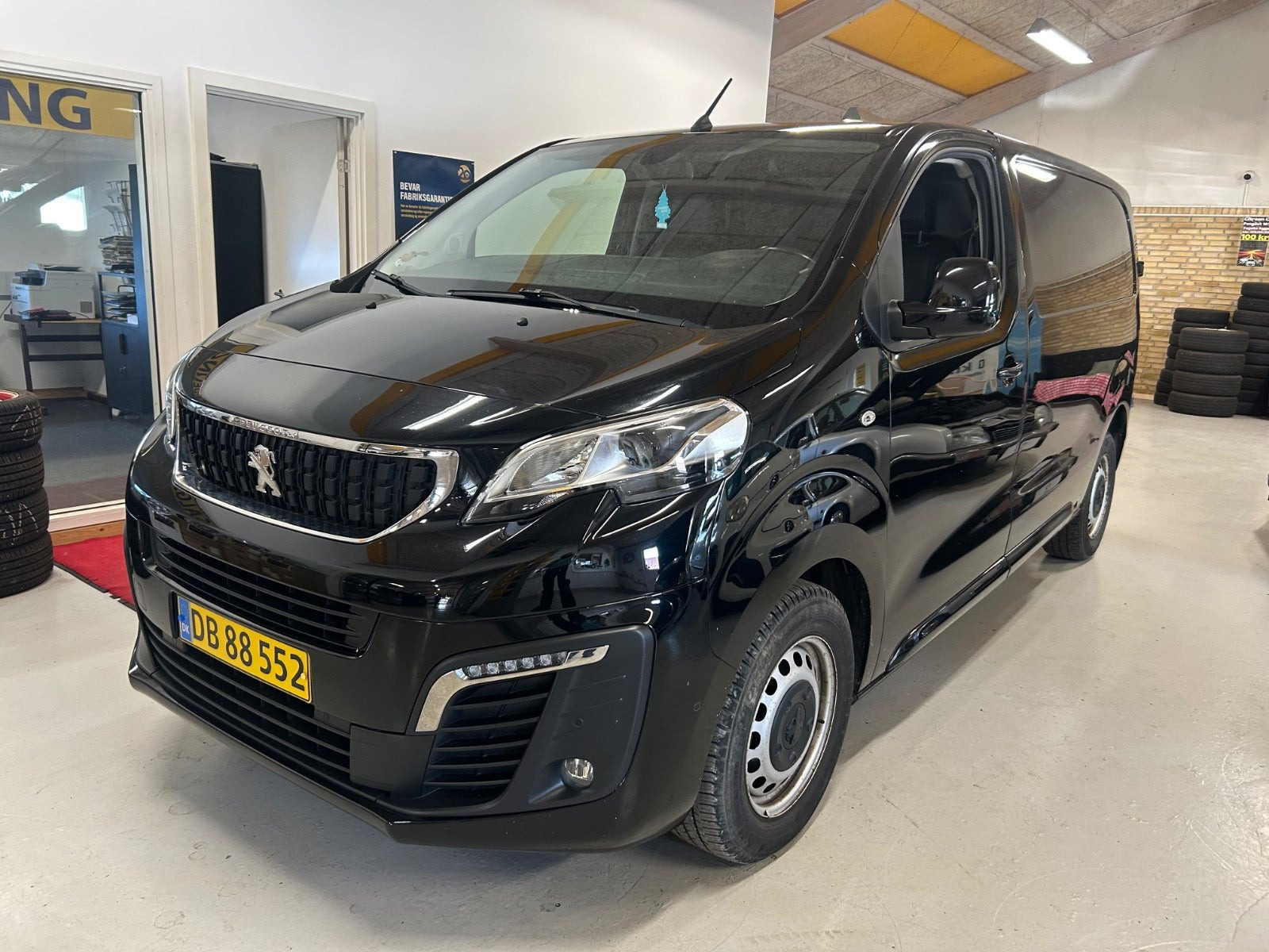 Peugeot Expert 2,0 BlueHDi 122 L2 Premium Van