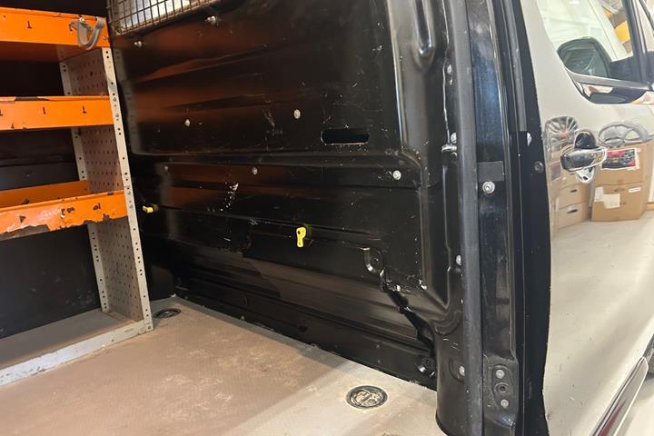 Sort Peugeot Expert fra 2021