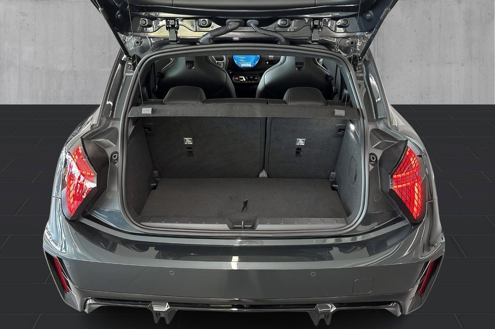 Grå Mini Cooper E fra 2025