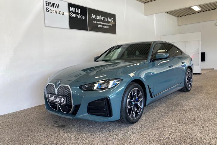 Grøn BMW i4 fra 2025