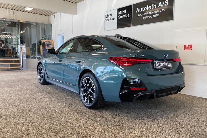 Grøn BMW i4 fra 2025