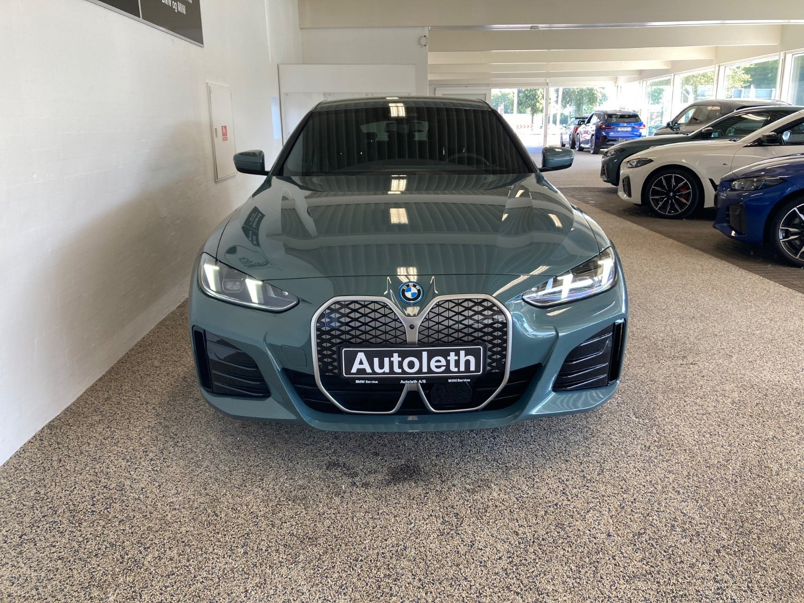 Grøn BMW i4 fra 2025