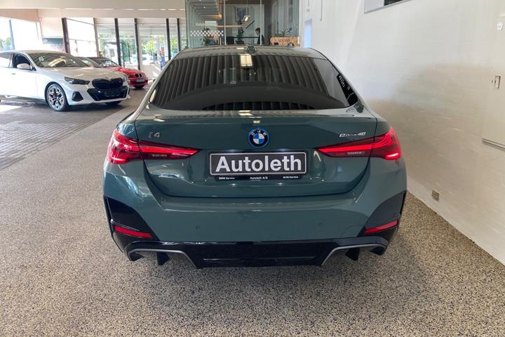 Grøn BMW i4 fra 2025