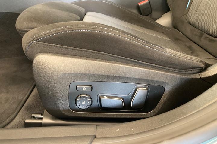 Grøn BMW i4 fra 2025