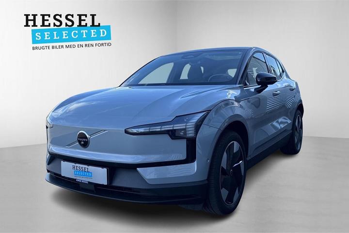 Grå Volvo EX30 fra 2024 set udefra