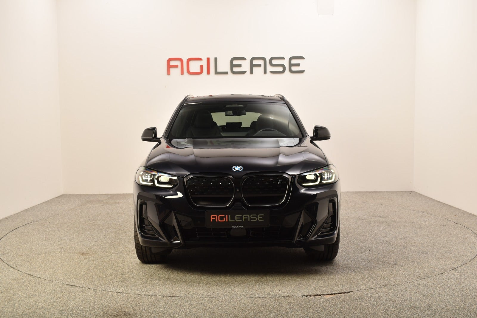 Sort BMW iX3 fra 2023