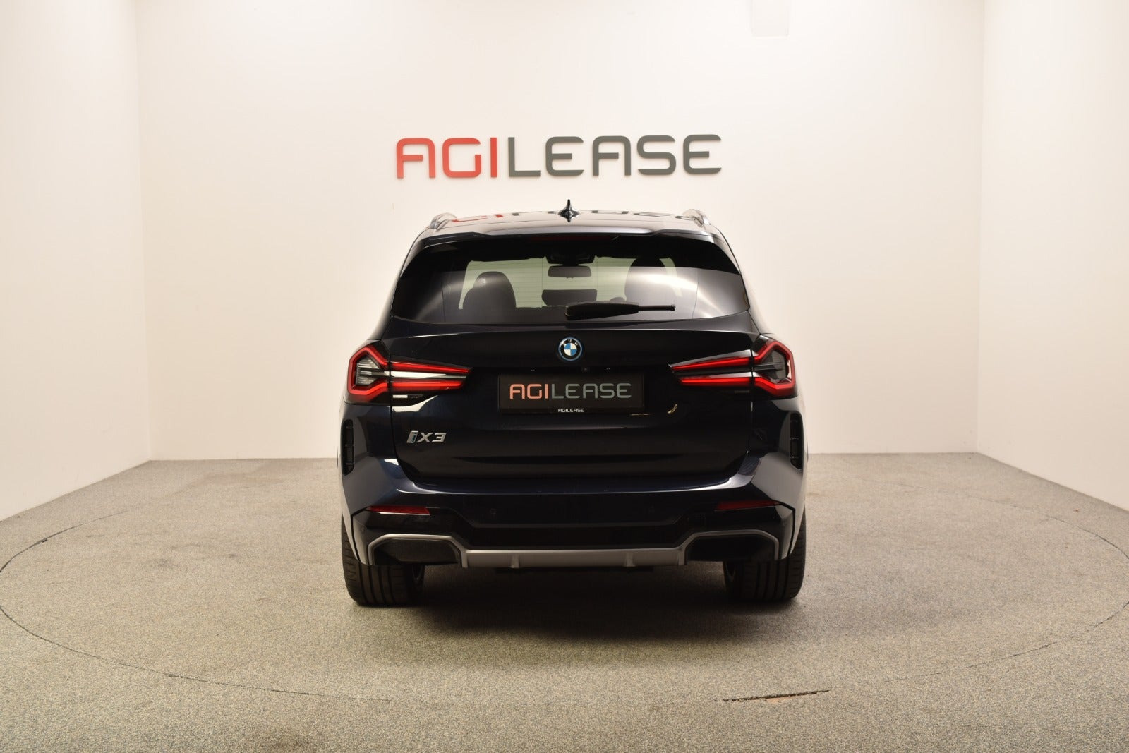 Sort BMW iX3 fra 2023