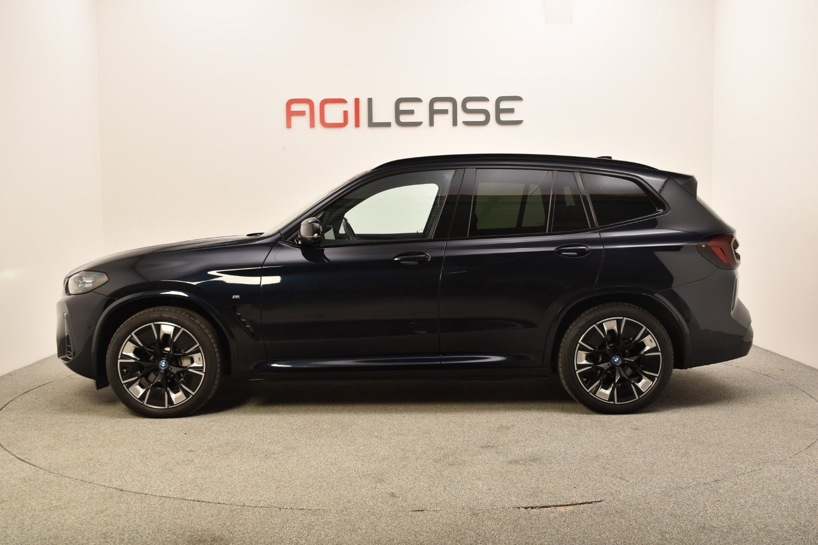Sort BMW iX3 fra 2023