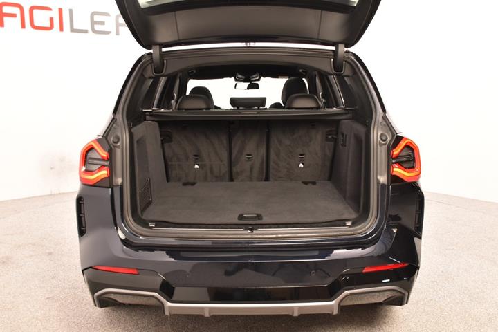 Sort BMW iX3 fra 2023
