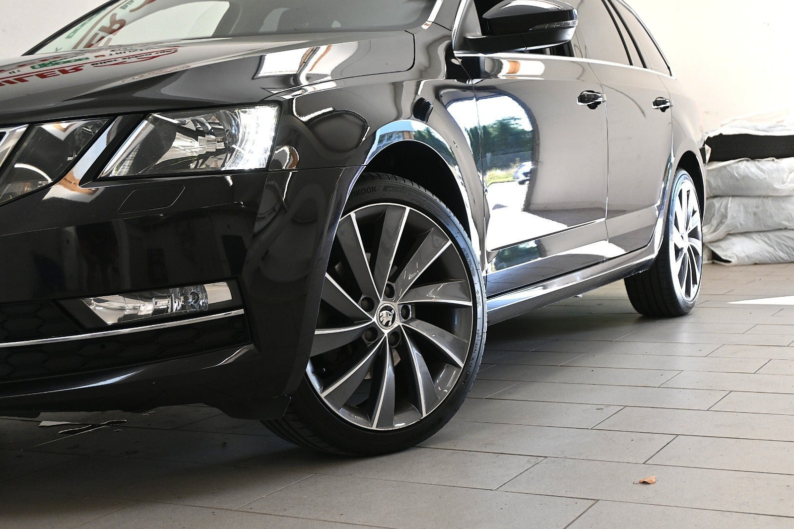 Sort Skoda Octavia fra 2020
