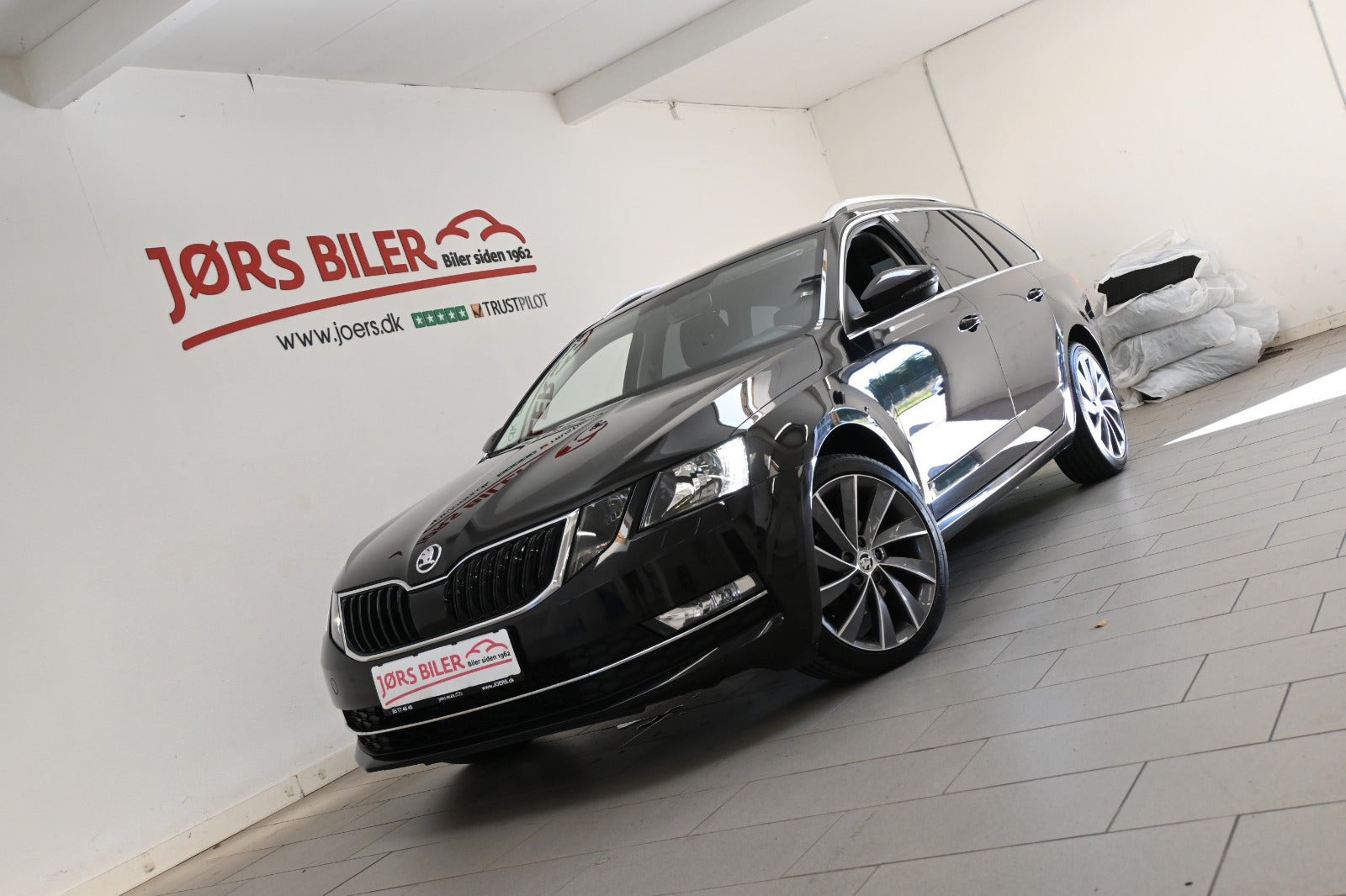 Sort Skoda Octavia fra 2020