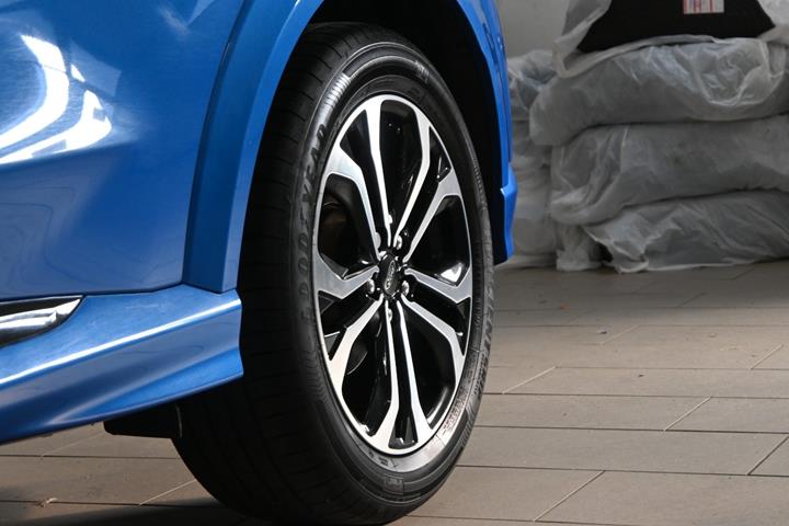Blå Ford Puma fra 2021