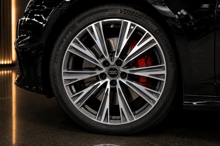 Sort Audi A6 fra 2021